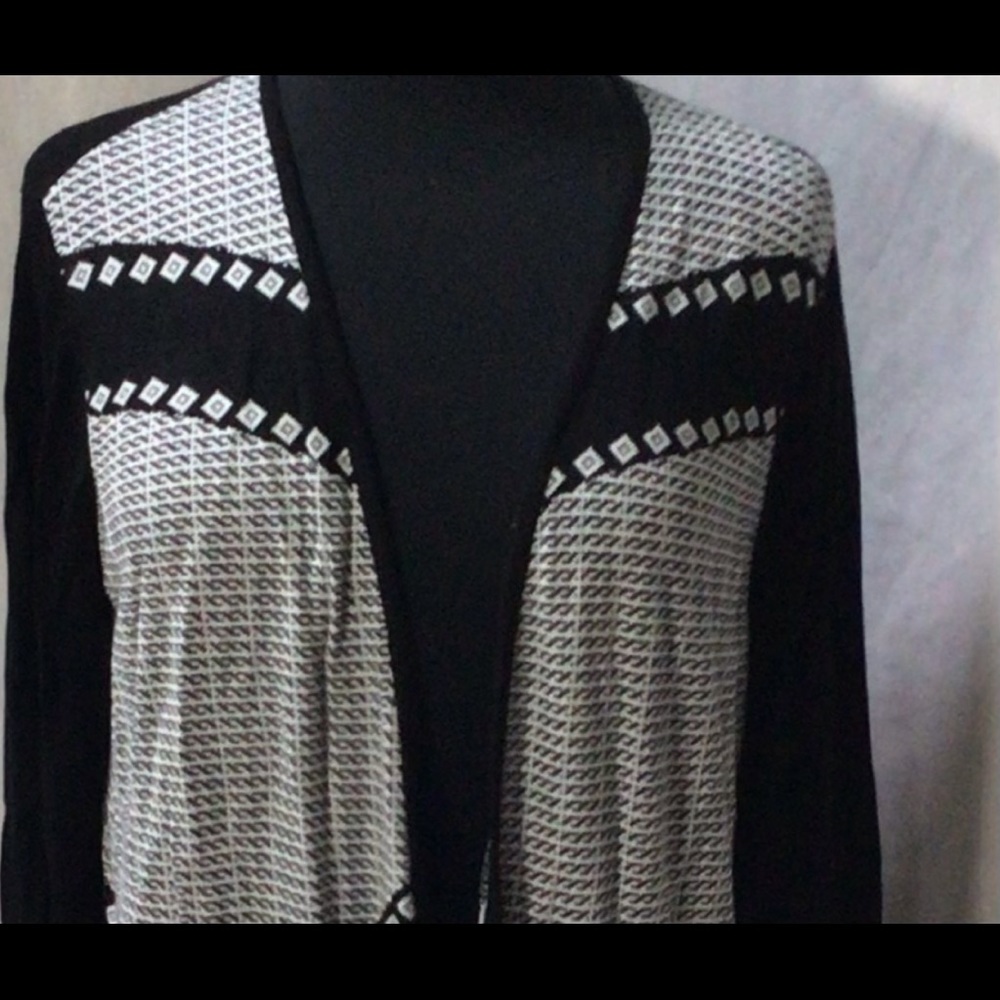 Chico’s Black, White print long sweater flowing cardigan size 2